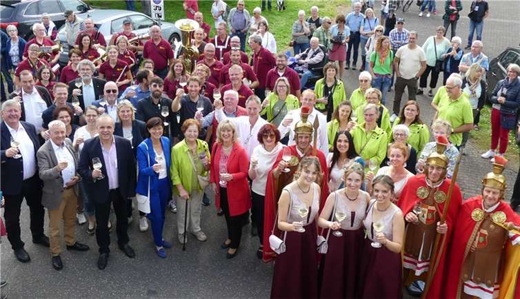 Die Traditionsveranstaltung „Wein & Mehr“ im Ortsteil Ellererfreute sich einmal mehr an einem großen Besucherandrang. Fotos: TE