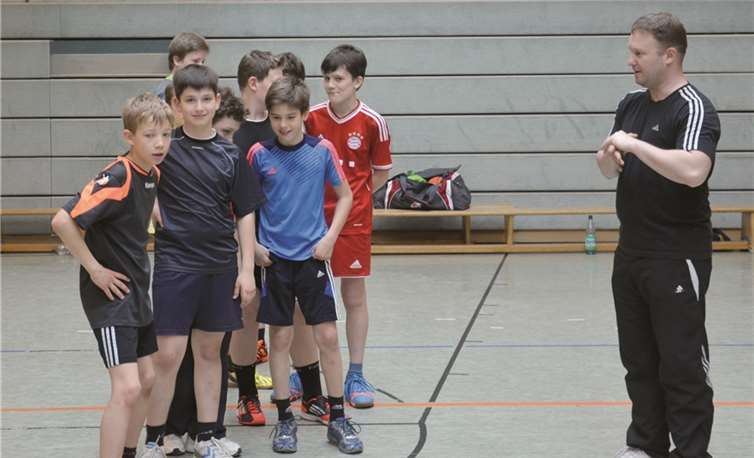 Die Trainer arbeiteten mit drei kleineren Gruppen in den Bendorfer Hallen.