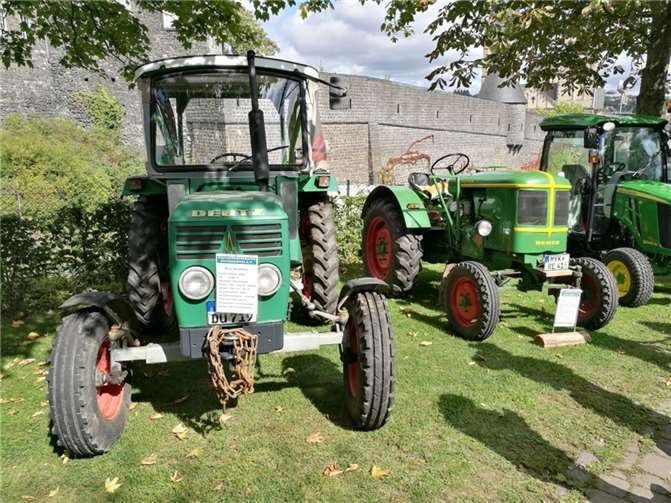 Die Traktorenausstellung zieht Jahr für Jahr Oldtimer-Traktorenfreunde zum Stein- und Burgfest nach Mayen.  Foto: Yvonne Müller/ Stadt Mayen