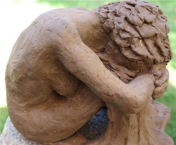 „Die Trauernde“ von Gudrun Rosenberg.