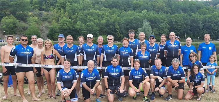 Die Triathleten vor dem Start. Dank der Lockerung der Corona Schutzbestimmungen durften 30 Aktive gemeinsam trainieren. Fotos: privat