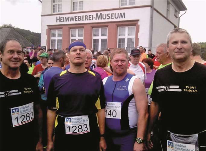 Die Trimbser Läufer beim 14. Maare-Mosel-Lauf. Privat