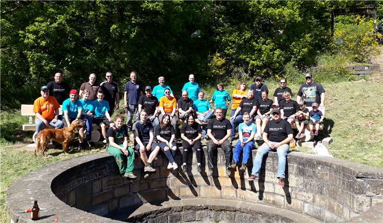 Die Truppe der Husaren am Erlenbrunnen.Privat