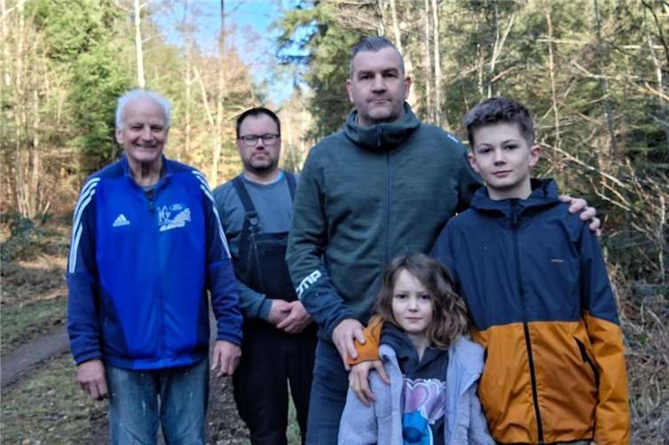 Die Truppe nach Abschluss der Arbeiten. Foto: Dominik Schmitz