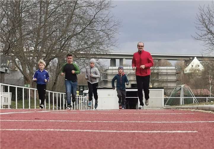 Die Turner-Jungs beim Outdoor-Training. Foto: privat