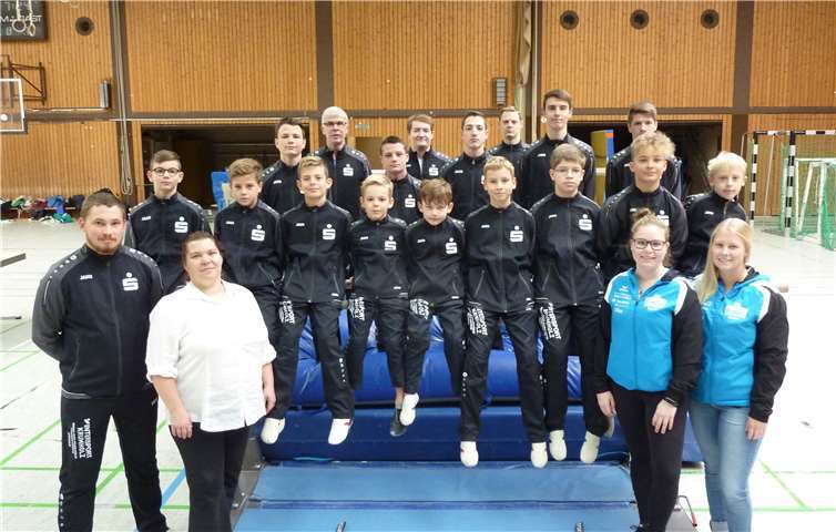 Die Turner der TG einschließlich Trainer und Kampfrichtern zeigten sich zufrieden mit dem Ergebnis des 2. Mannschaftswettkampfes.Privat