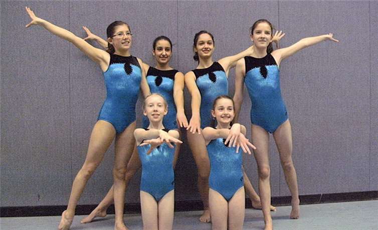 Die Turnerinnen Sofia Skerletidou, Charlotte Model, Julia Alt, Julia Heiden, Laura Wißkirchen und Vivien Wirtz.  Privat