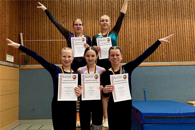 Die Turnerinnen der TG Polch freuen sich über ihre Platzierungen.