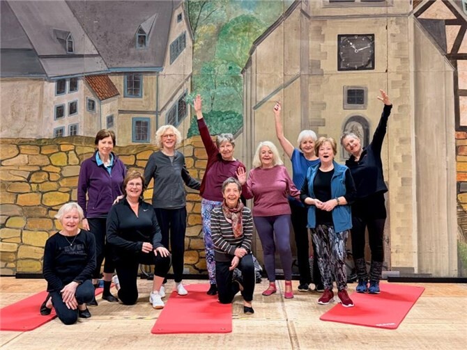Die Turnerinnen haben viel Spaß bei den wöchentlichen Sporteinheiten.  Foto: privat