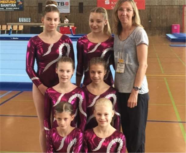 Die Turnerinnen zeigten gute bis sehr gute Leistungen, die am Ende mit einem verdienten zweiten Platz belohnt wurden.privat