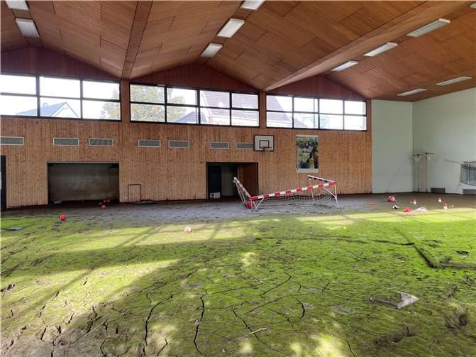 „Wir möchten die Segel in die Zukunft setzen!“ Die Turnhalle. Foto: ROB