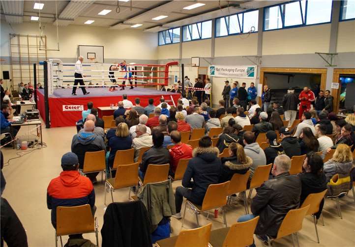 Die Turnhalle der Grundschule Weißenthurm verwandelte sich am Wochenende in eine Wettkampf-Arena des Boxsports.