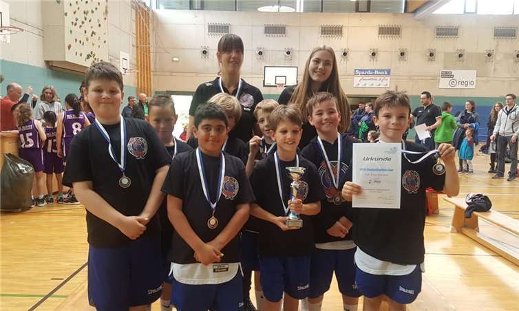 Die U10 - Basketballer erreichten im Blitzturnier in Sechtem den 2. Platz.Foto: TuS Treis-Karden