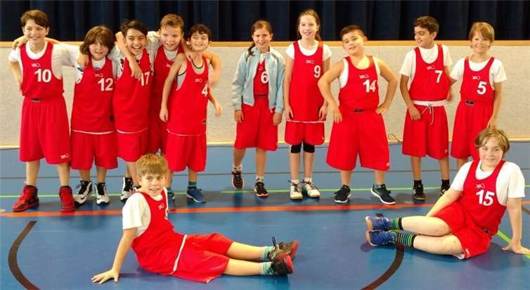 Die U12 freut sich über den Erfolg: Mit 57:43 siegten sie über Lahnstein. Privat
