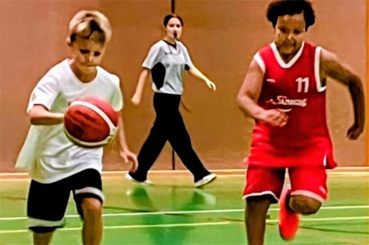Die U12 in Aktion, nimmt noch Spieler dazu. Di u. Fr. in Friedrichssegen, Erzbachstr.