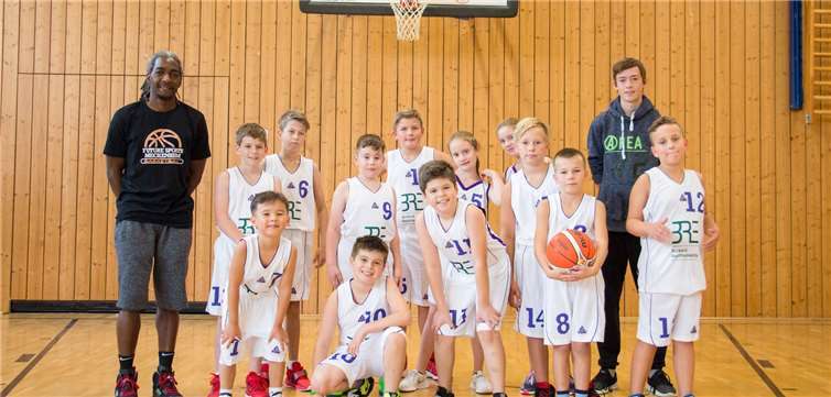 Die U12 von Future Sports Meckenheim startete mit neuen Trikots in die Saison. Foto: privat