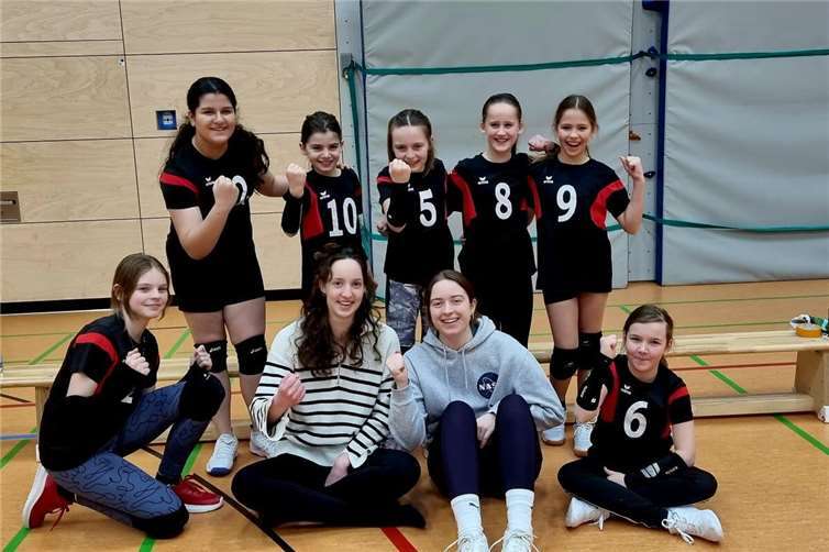 Die U13: Johanna, Ajla, Sara, Luisa, Isabell, Emilia, Tiana. Fotos: LAF Sinzig