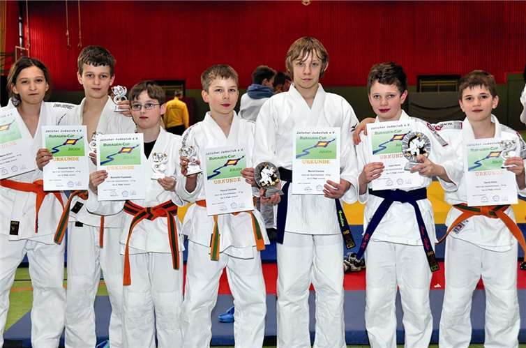 Die U15 der Jungen des Judo Clubs Hennef/ Linz zeigten beispielhafte Stärke im Wettkampf. Pirvat