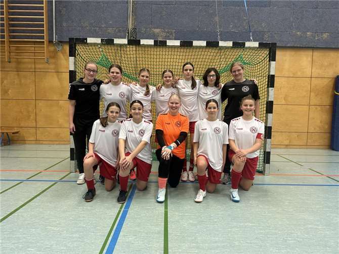 Die U15 des SC 13 Bad Neuenahr ist stolz auf das Ticket zum Finale des Hallenmasters.Foto: Wolfgang Matthiesen