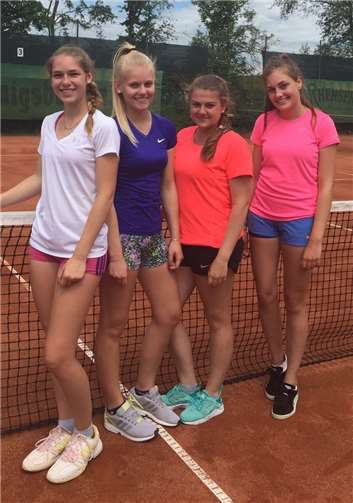 Die U18-Mädels (v.l.n.r.): Gina Velten, Lara Neumann, Evi Krause und Anna Hörter.privat