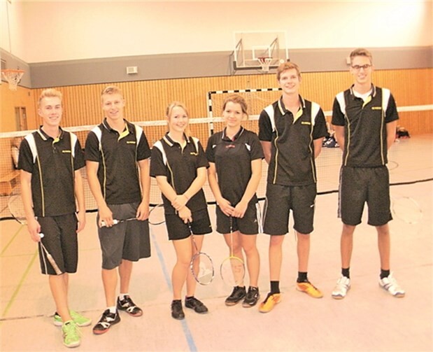 Die U19-Badminton-SpielerInnen des TuS Meckenheim spielen 4:4 gegen den TV Kall.privat