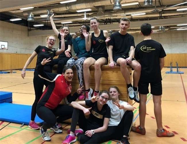 Die U20-Athleten freuen sich auf das Training mit einem motivierten Trainer beziehungsweise einer engagierten Trainerin.privat