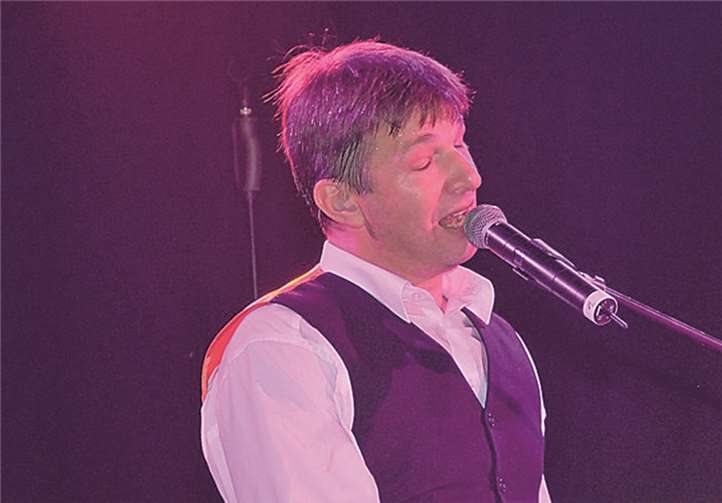 Die Udo Jürgens-Coverband „SahneM!XX“ sind am 4. Juli in Lehmen. privat