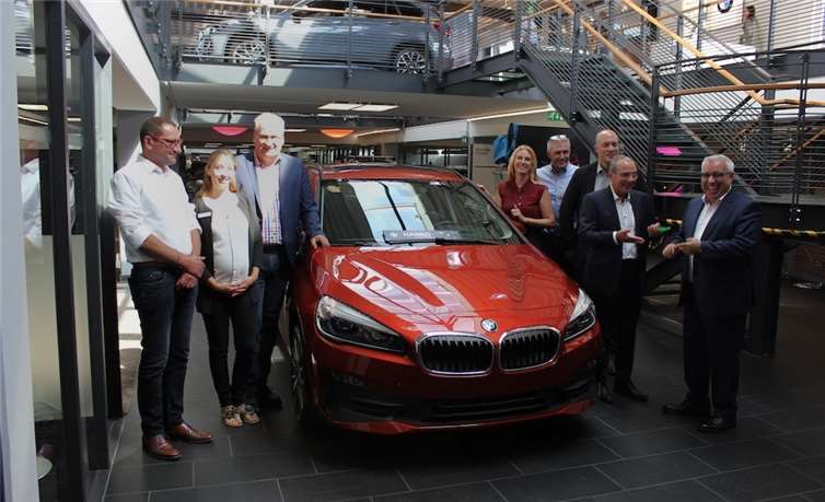 Die Übergabe des Schulungsfahrzeugs an die BBS Lahnstein in Koblenz.Foto: HANKO