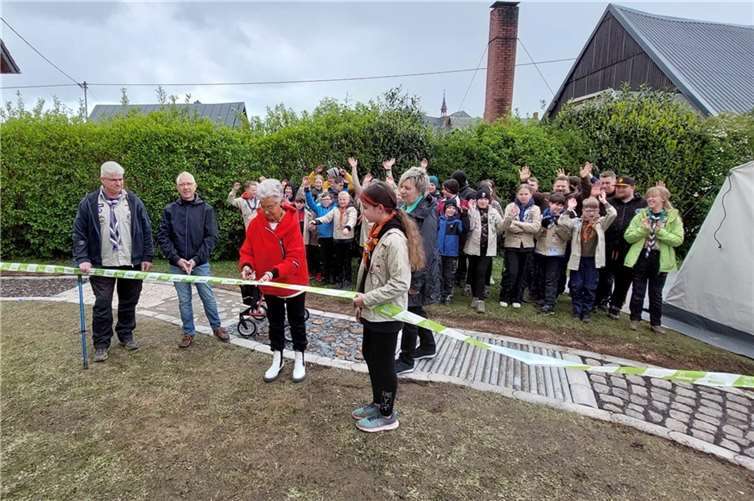 Die Übergabe des neuen Sinnes Parcours an das Seniorenzentrum.  Foto: privat