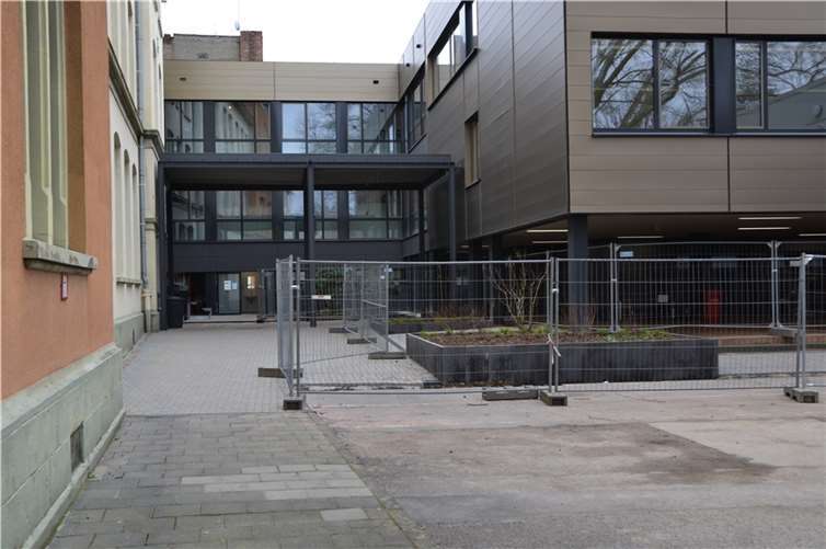Die Umgestaltung des Schulhofes am Görres-Gymnasium hat begonnen. Fotos: Stadt Koblenz