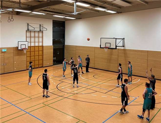 Die Umstellung der Verteidigung und ein konzentrierteres, mannschaftlich geschlossenes Vorgehen im Angriff zeigten umgehend Wirkung.