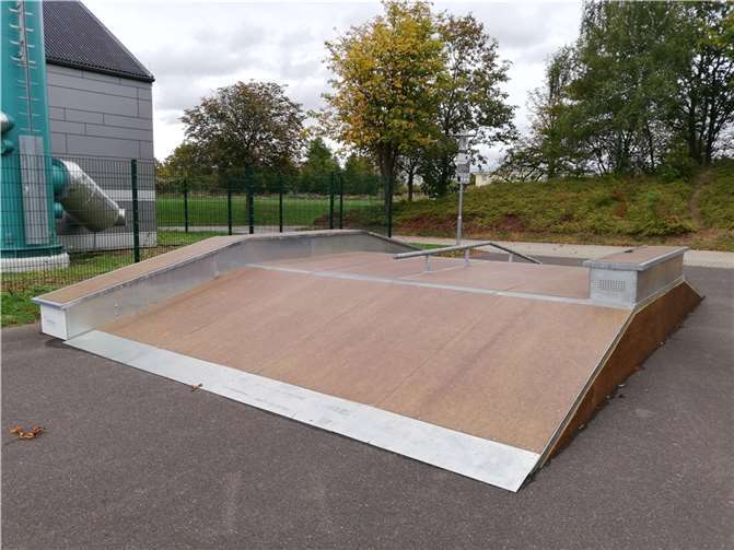 Die Unabhängige Wählergemeinschaft Meckenheim (UWG) freut sich, dass der Skatepark im Schul- und Sportzentrum endlich wieder komplett ist. Foto: privat