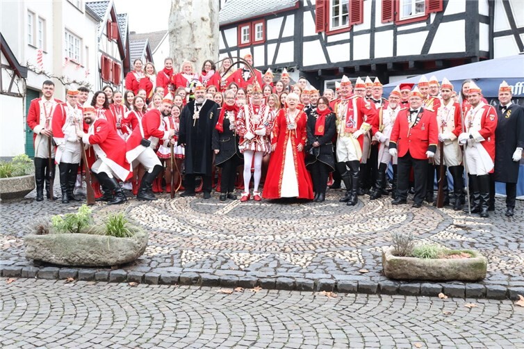 Die Uniformierten der Gesellschaft vor dem Verhaften 2026.  Foto: Daniela Simon