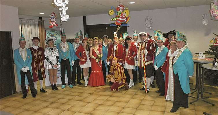 Die Uniformierten des KFK Schälsjer präsentieren sich moralisch gestärkt und gut gelaunt. privat