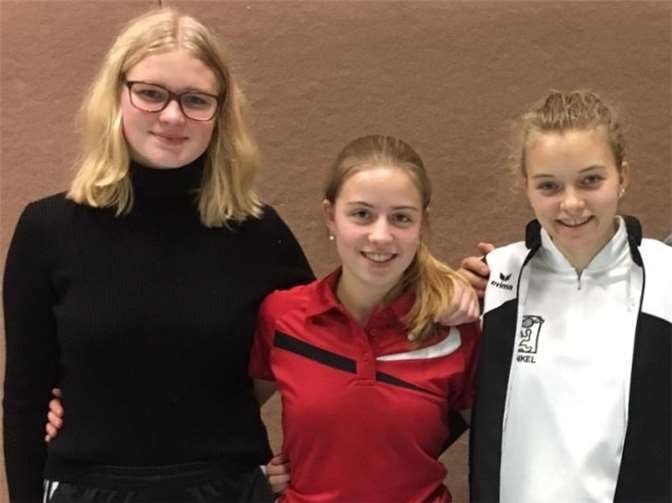 Die Unkeler Juniorinnen Nina Kamphowe, Charlotte Bauch und Nadine Wolf.