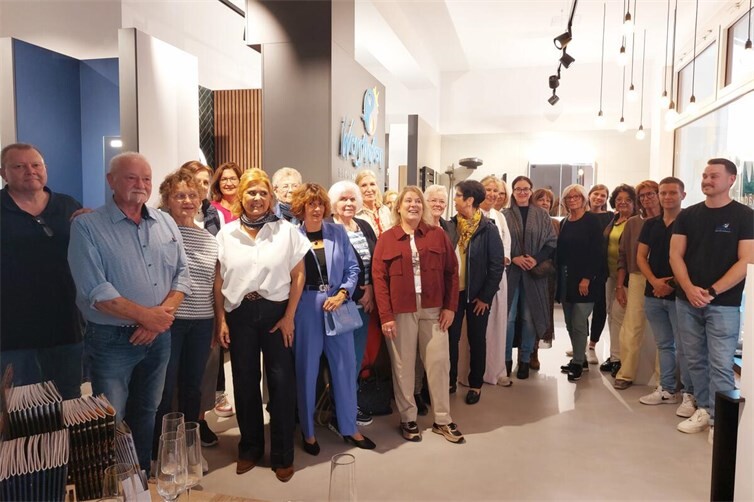 Die UnternehmerFrauen zu Gast bei der Wershofen GmbH in Heimersheim. Annelie Wershofen und ihre Familie ermöglichten den Teilnehmerinnen einen Einblick in den Sanitär- und Heiztechnikbetrieb und dessen moderne Badplanung.