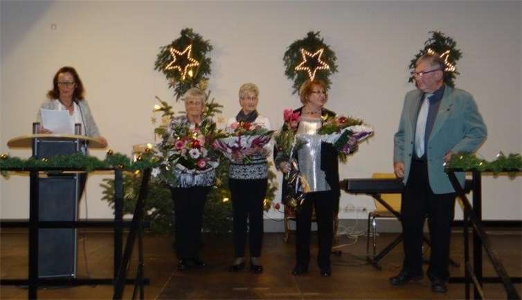 Die Unterstützung durch engagierte BürgerInnen wurde mit kleinen Präsenten gewürdigt. privat