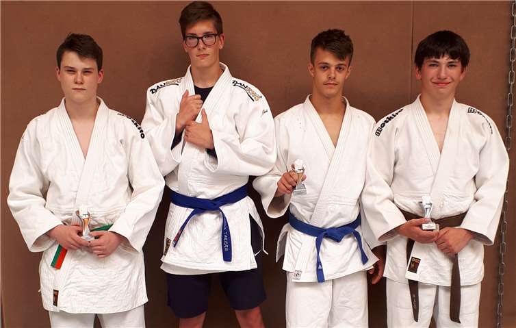 Die Urmitzer Teilnehmer des Rhein-Ahr-Turniers.Fotos: privat