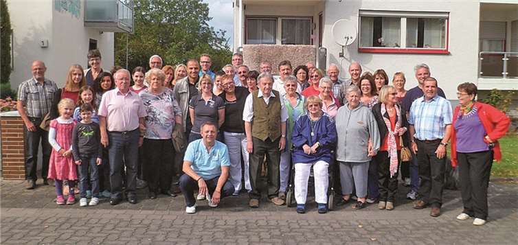 Die Urmitzer mit ihren Gästen aus Les Noes in der Champagne.privat