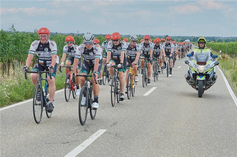 Die „VOR-TOUR der Hoffnung“ ist am Samstag, 25. Juli, in Mendig zu Gast. Am Montag, 2. März, 19 Uhr, findet im „Vulkan Brauhaus“ in Mendig ein Infoabend rund um die Benefiz-Tour für krebskranke und hilfsbedürftige Kinder statt. 