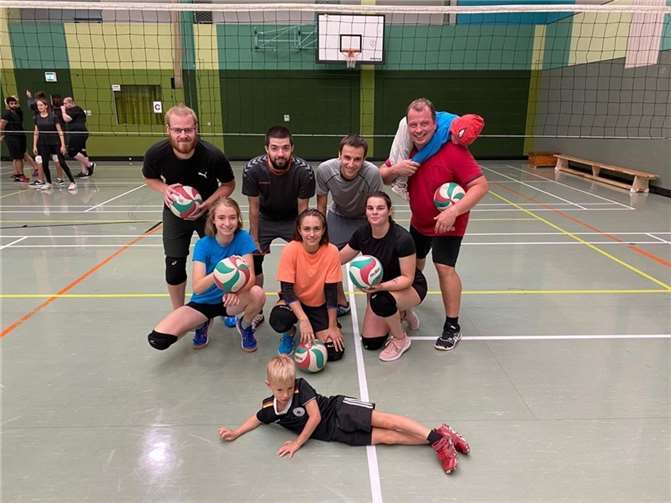 Die Vallendarer Mixed Volleyballer. Quelle: TV Vallendar