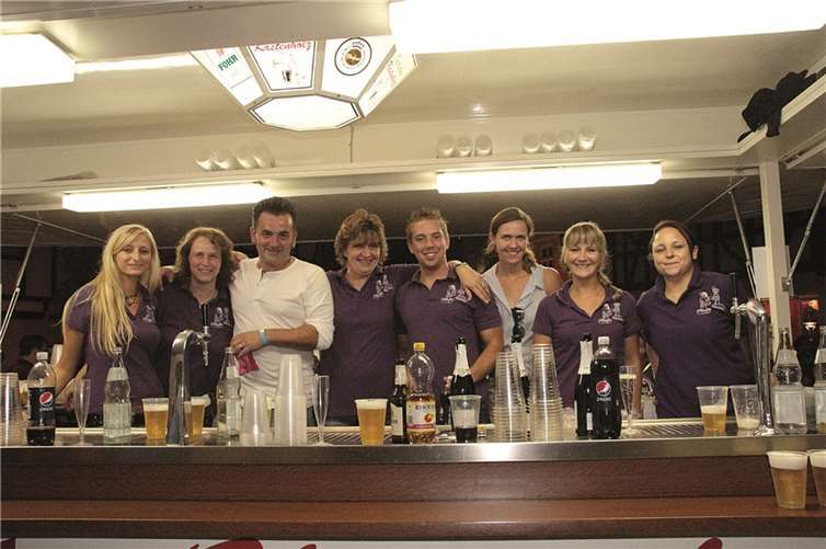 Die Vallerer Pänz e.V. haben das Rockspektakel organisiert.AND