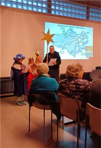 Die Veranstaltung begann mit einem musikalischen Auftritt der Heiligen Drei Könige. Foto: privat