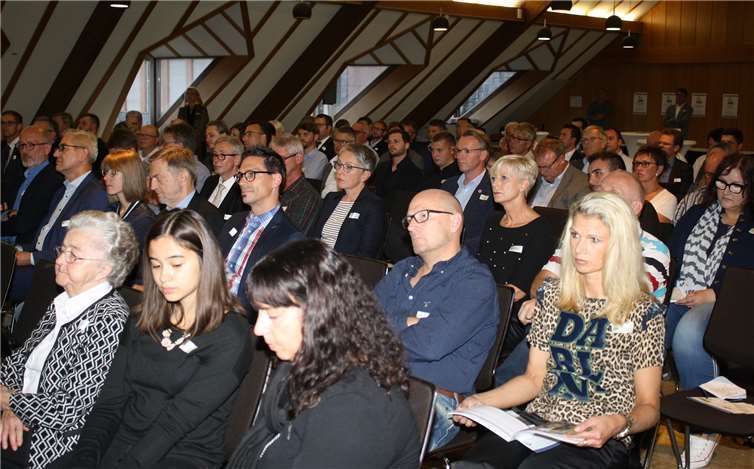 Die Veranstaltung der kreisweiten ZaC-Initiative in der Berufsbildenden Schule Cochem wurde von großem Besucherinteresse begleitet.