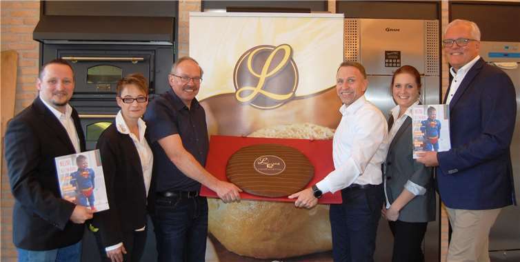 Die Verantwortlichen bei der offiziellen Vorstellung des Spendentalers.SK