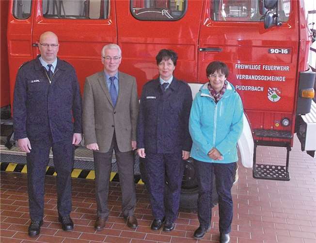 Die Verantwortlichen der Verbandsgemeinde und der Freiwilligen Feuerwehr Puderbach würden sich freuen, am Girls Day 2015, 23. April, viele interessierte Mädchen begrüßen zu können. privat