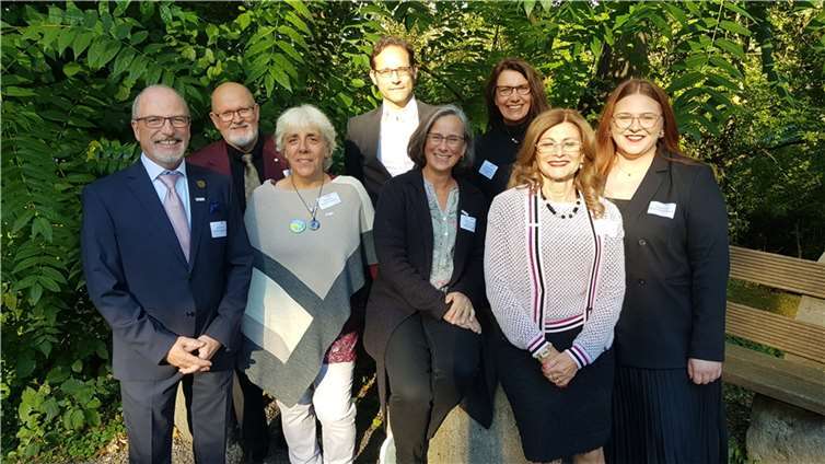 Die Verbandsleitung des Kreis-Chorverbandes Mayen mit ihrem gewählten Sprecher Hans-Willi Fell (links).