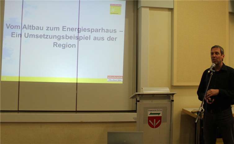 Die Verbraucherzentrale informiert Hausbesitzer über Energiesparmaßnahmen und andere energetische Modernisierungen.