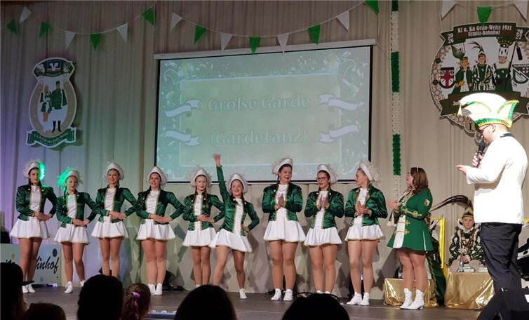 Die Vereinsfarben Grün-Weiß waren die bestimmenden Farben bei den Gardetänzen der vereinseigenen Tanzgruppen.