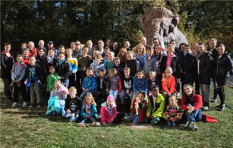 Die Vereinsmitglieder begaben sich auf eine interessante Wanderung. privat